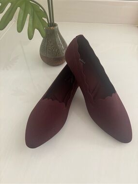 NWIT Seychelles Burgundy Scalloped Knit Pointed Toe Flats